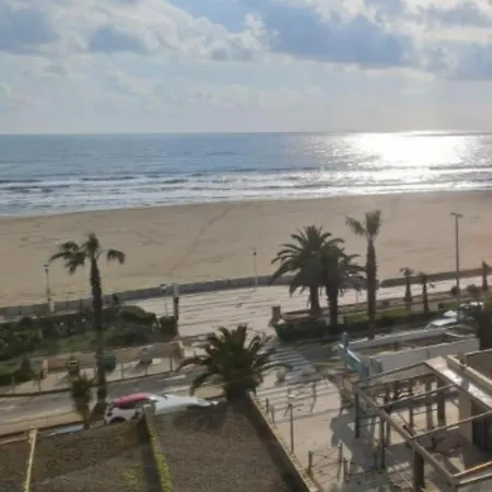 Vers La Ruee: Cozy T2 With Terrace Apartment