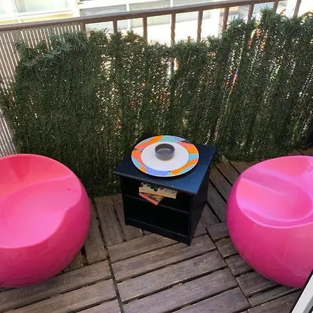 La Rue De La Soif T2,un Salon, Et Terrasse *