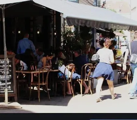 La Rue De La Soif T2,un Salon, Et Terrasse *